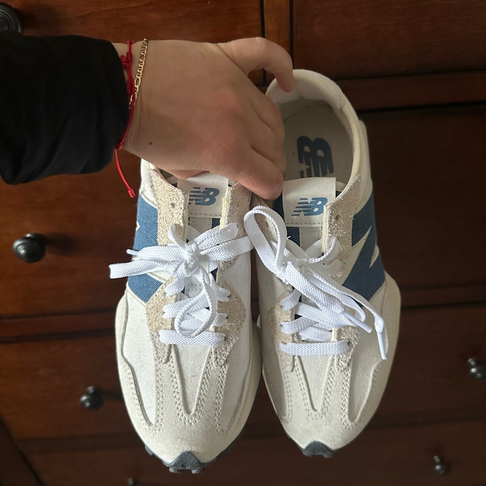 New Balance 327 - Picture 3 of 4